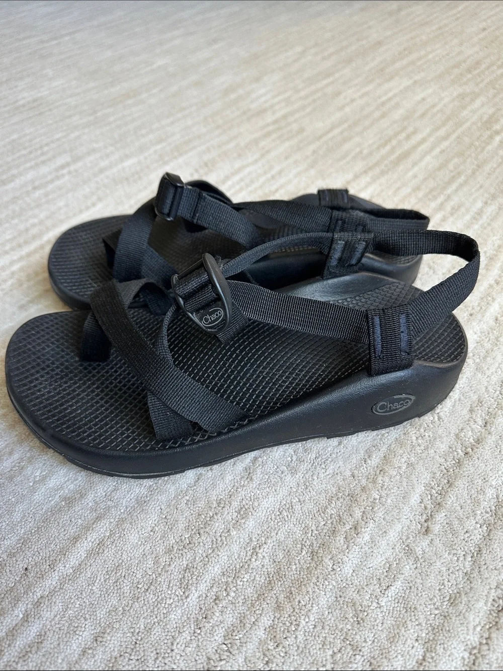 EUC Chaco Men's Z/2 Classic Sandals With Toe Loop Outdoor J105427W Black Size 10